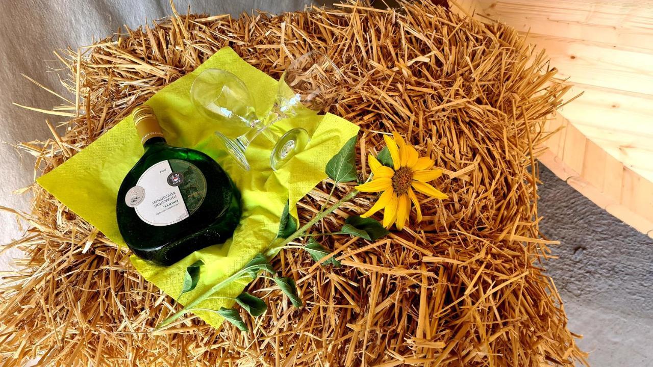 Schlaffass Mit Wellness In Alter Scheune Seinsheim Exteriör bild