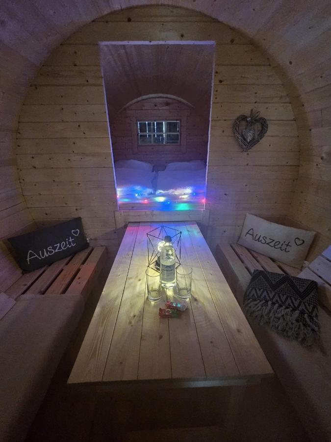 Schlaffass Mit Wellness In Alter Scheune Seinsheim Exteriör bild